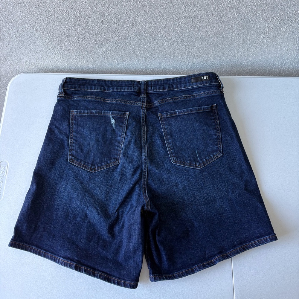Kut from the Kloth Size 16 Chloe Boyfriend Short Denim Dark Wash Distressed - Picture 5 of 16